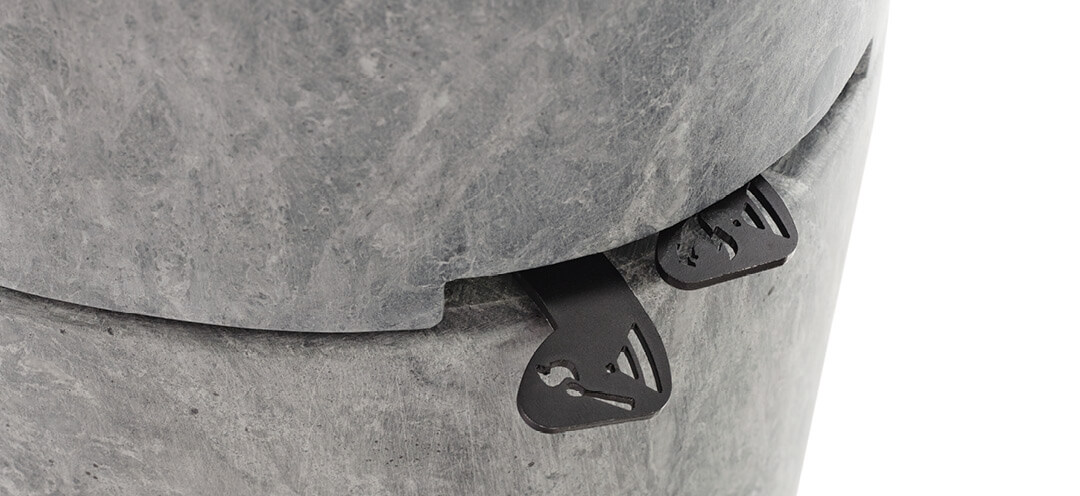 vacker luftreglering på en braskamin Scan 68 med täljstensbeklädnad